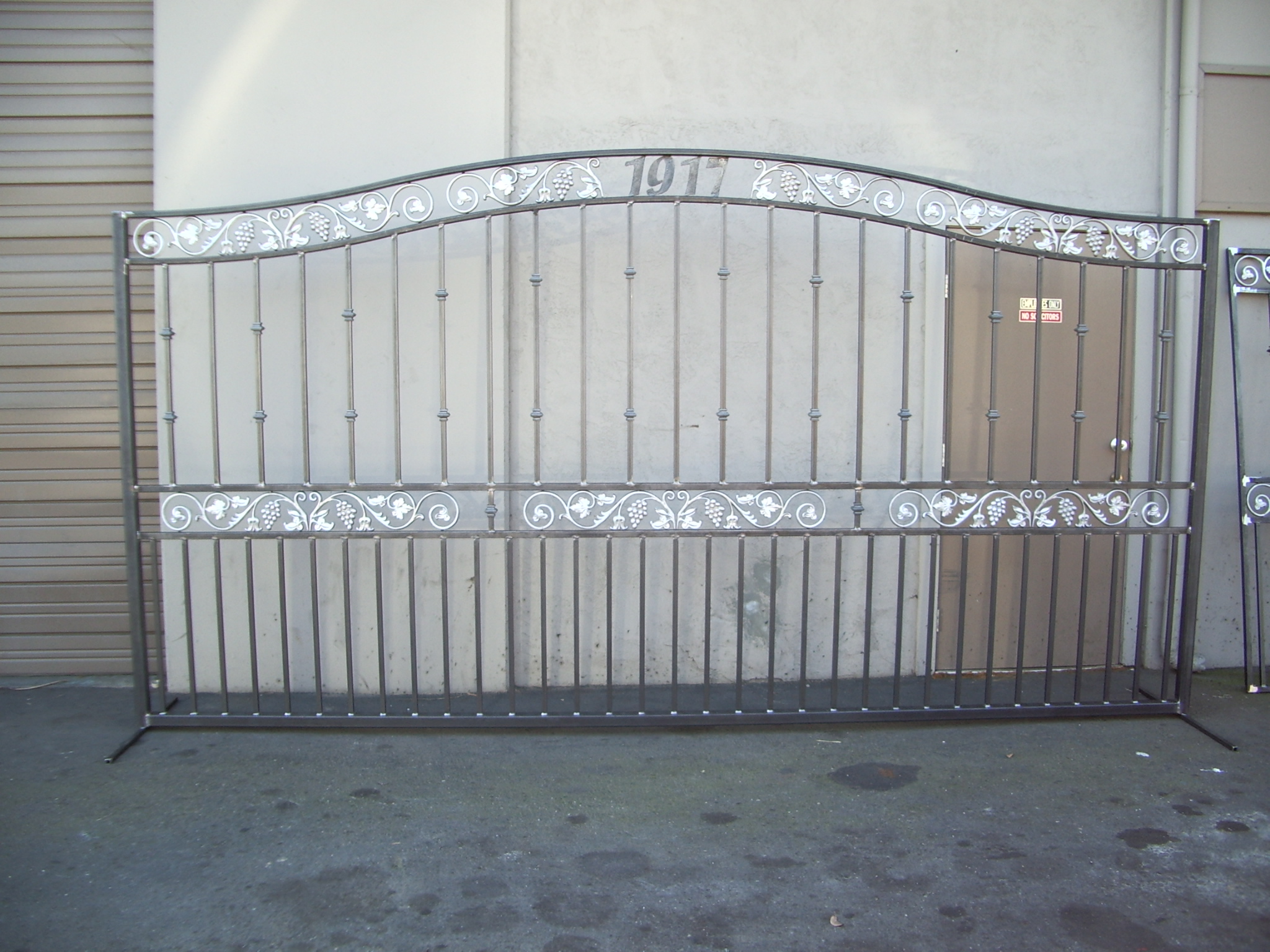 Custom Gate